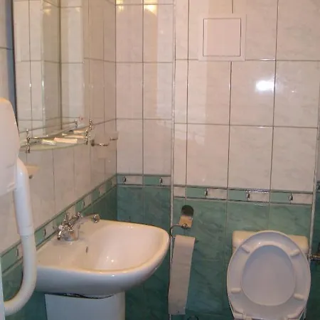 Kakadu Hotell 3*